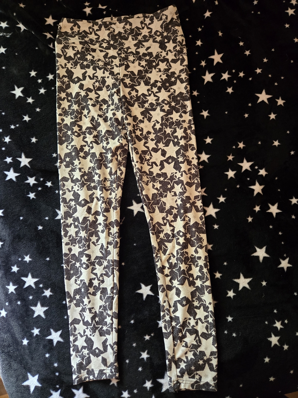 No Boundaries Black & Cream Star-Print Leggings